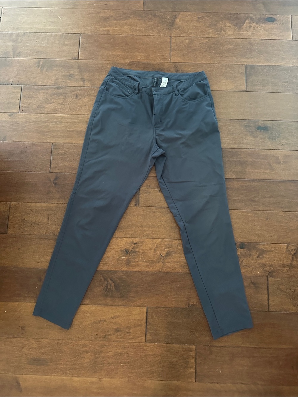 GAIAM Men's Tapered Stretch Pants in Charcoal